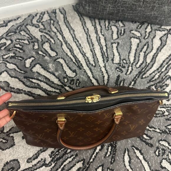 Louis Vuitton Pallas MM monogram (Feel free to make an offer) - Picture 9 of 17